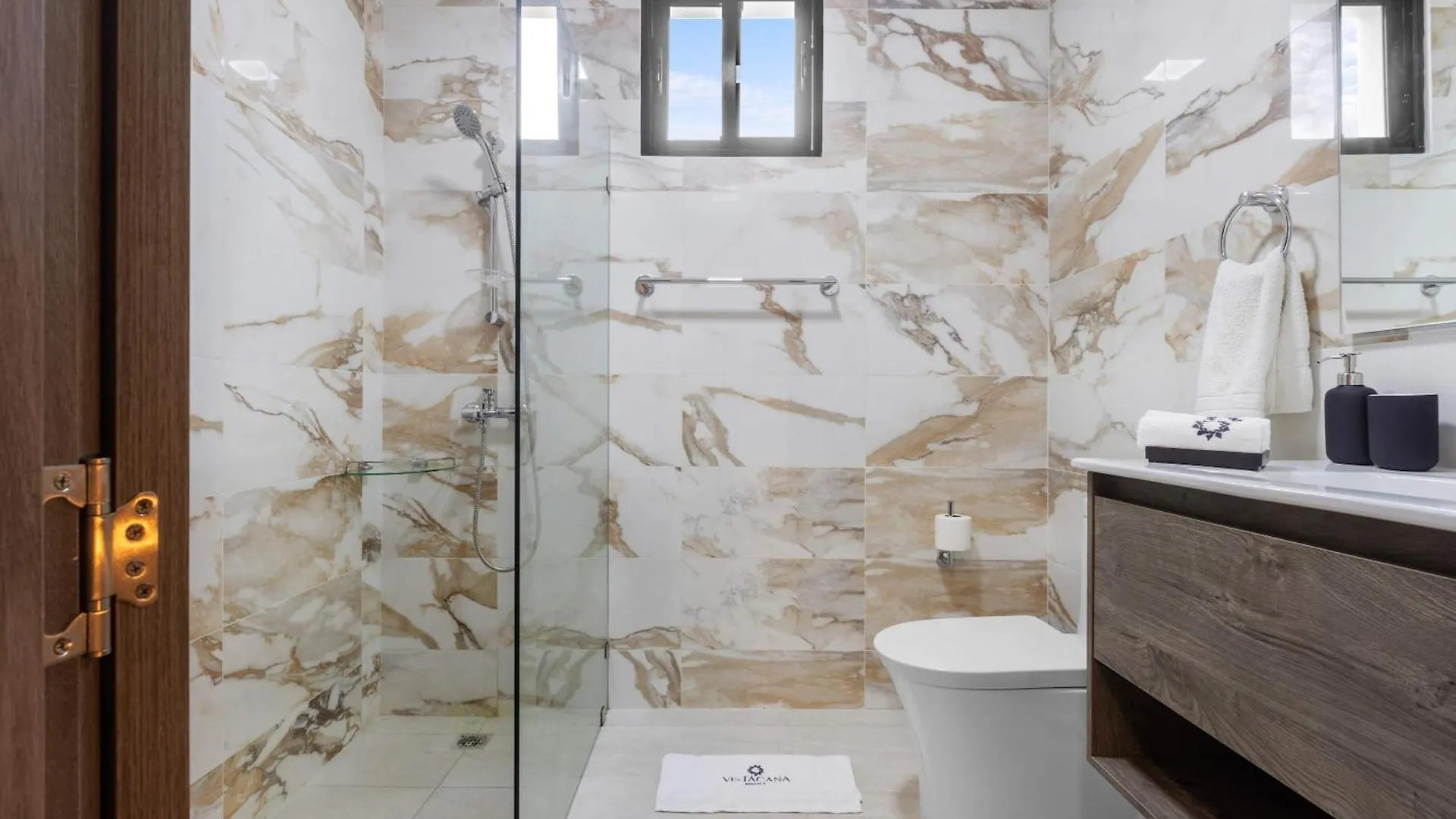 Stylish 3Br Villa By Vistacana Rentals 푼타 카나
