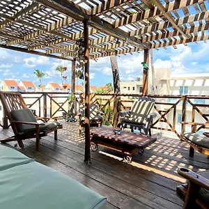 Private Rooms-art Guest house